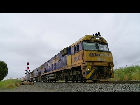 PM6: Pacific National Container Train - PoathTV Australian Railways