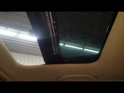 18C0347 - 2000 Volkswagen New Beetle GLX - Power Sliding Sun Roof