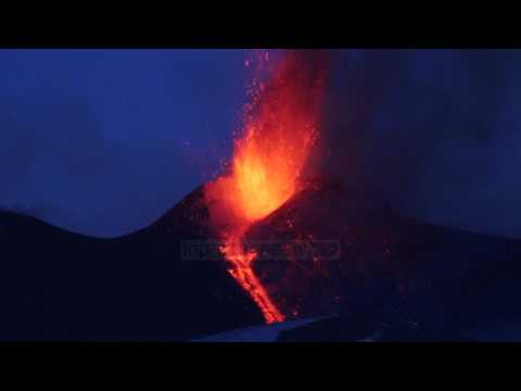 Spektakli i Etnës - Top Channel Albania - News - Lajme