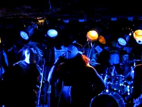 Bjørn Hellfuck - Pissen (live på Garage)