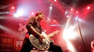 mxpx - you make me, me