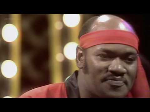 Carl Douglas - Kung Fu Fighting 1974 (Live HD)