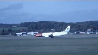 preview picture of video 'Norwegian Air Shuttle Takeoff - Krakow, Poland - Boeing 737'