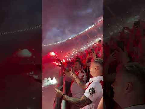 "EL RECIBIMIENTO DE RIVER " Barra: Los Borrachos del Tablón &bull; Club: River Plate