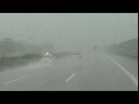 Unwetter auf der A 2 am 01.06.2016
