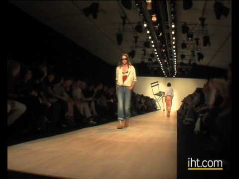 Video news report on Paul Smith fashion show - Jun. 29, 2008