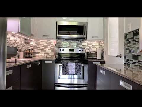 West Hills, Petit Valley Penthouse Apartment for Sale