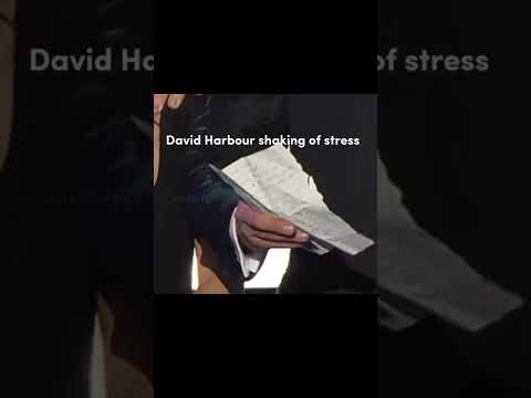 I mean Finn why r u climbing up David🤔 #davidharbour #finnwolfhard #strangerthings #netflix #shorts