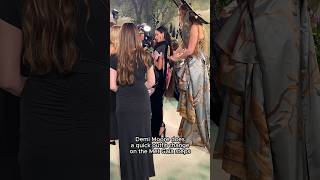 Download lagu We were wondering how #DemiMoore was going to sit down, we got our answer! #MetGala #shorts mp3