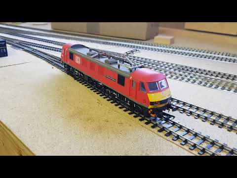 Bachmann class 90 - Bill (90028) on driver training at Rose Heath - DB Cargo