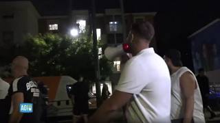 Ronde a Rozzano, il corteo tra i residenti: «Scendete, scendete! Non siamo razzisti, vogliamo sol...