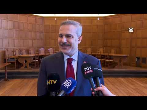 Bakan Fidan, İngiltere'deki temaslarının ardından Türk basın mensuplarına konuştu