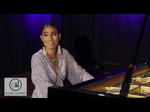 MUST WATCH.....Kayla Waters INCREDIBLE live intro for her single 'Signs and Wonders'.