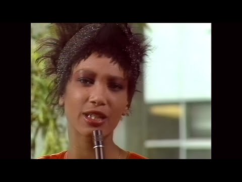 Dee C. Lee -  'Come Hell or Waters High'  on Pebble Mill in 1080p