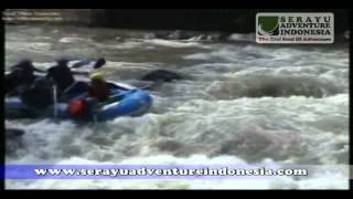 preview picture of video 'Rafting   Arung Jeram Sungai Serayu Banjarnegara @ Serayu Adventure Indonesia'