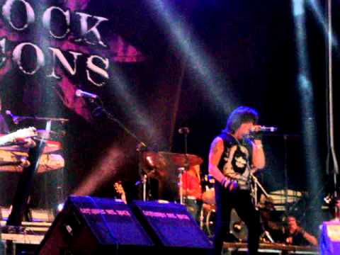 Rock Icons  Joe Lynn Turner  Stone Cold Leyendas Del Rock 2015