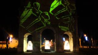 preview picture of video 'L'Arc de Triomphe d'Orange avec ses illuminations de Noël'