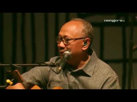 Ebiet G Ade ~ Camelia 3 (LIVE)