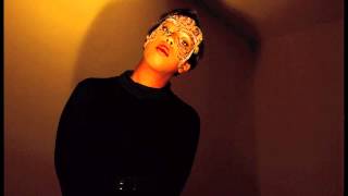 Cold Specks - Living Signs (Official Audio)