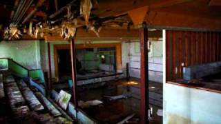 preview picture of video 'Abandoned School in North Dakota'
