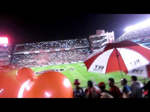 "Gran recibimiento de independiente 2-0 racing" Barra: La Barra del Rojo • Club: Independiente • País: Argentina