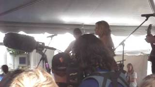 Sarah Buxton - Stupid Boy (Live CMA Fest)