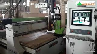 Máy router CNC 1 đầu thay dao tự động