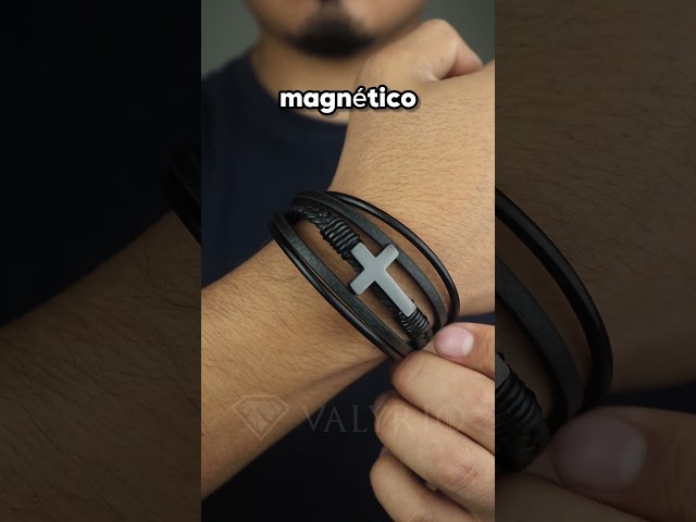 Vídeo relacionado con QIUJUNDE Pulsera hombre del cráneo para los hombres, fresco negro de cuero de acero inoxidable del cráneo pulseras con cierre magnético de la joyería para los niños adolescentes de Halloween regalo