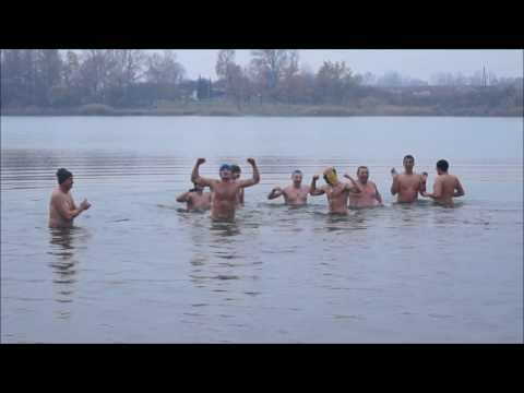My się zimy nie boimy! Dystans cLubomia morsuje.