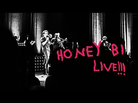 Thiago Pethit - Honey Bi LIVE!!! (Official Live Music Video)