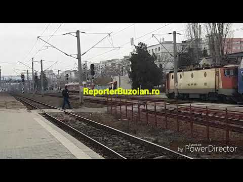 S-a așezat înaintea trenului