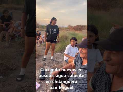 En chilanguera chirilagua San Miguel cocinando huevos el agua es súper caliente 🥵