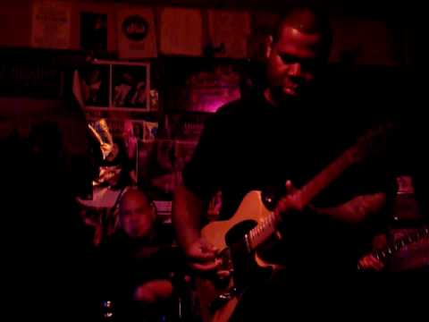 THE MICHAEL LANDAU GROUP