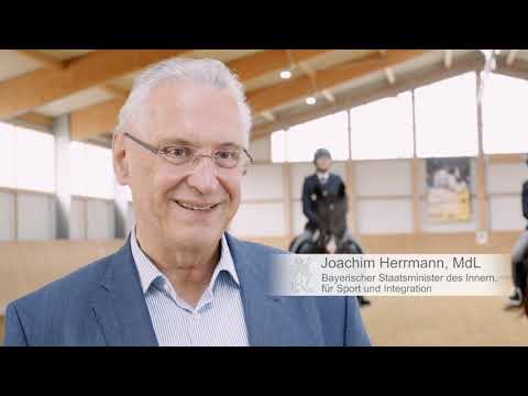 Karin Baumüller-Söder ist neue Patin der berittenen Einheiten der Bayerischen Polizei - Bayern