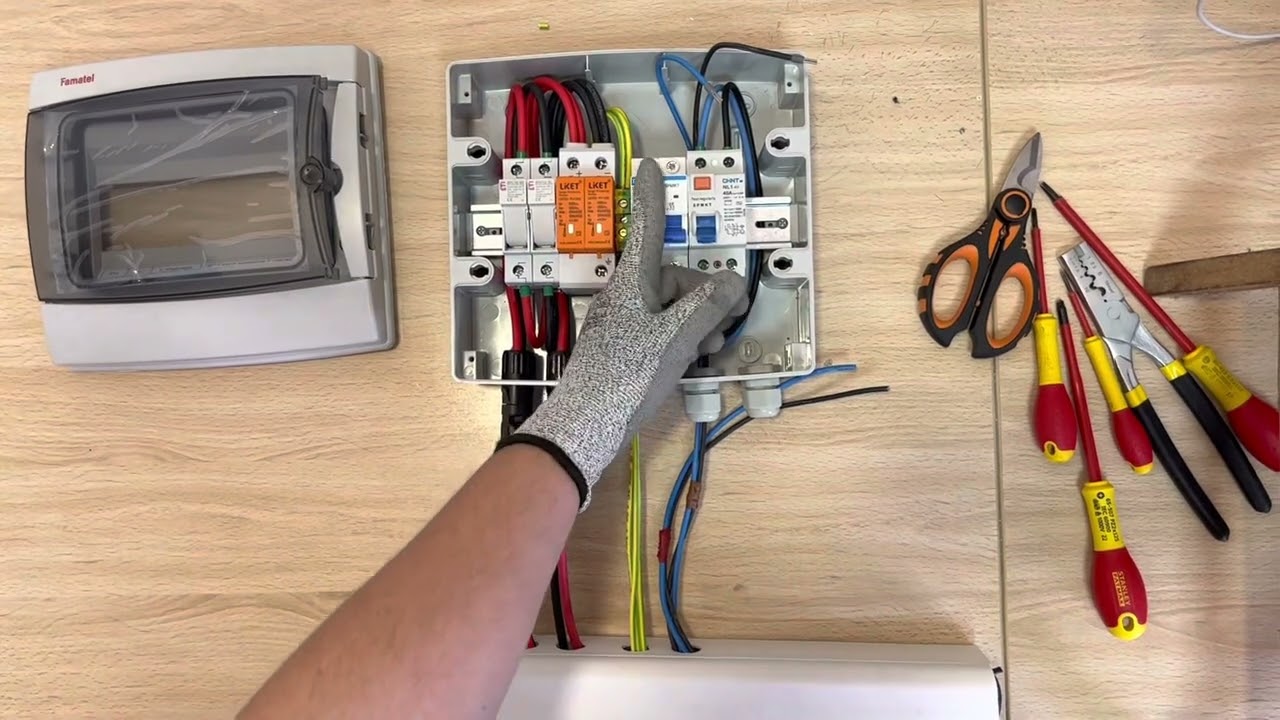 COMO CONECTAR CUADRO DE PROTECCIONES FOTOVOLTAICAS - INVERSORES MONOFÁSICOS