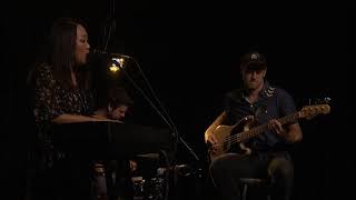 'Pretend' by Ivory Circlr