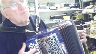 COIN DE RUE  chanson de Charles TRENET.wmv