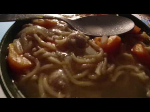 MongoTV_3849 - Min Aftensmad - Hønsebouillonsuppe Med KØDBOLLER og NUDLER - Løg og Gulerødder