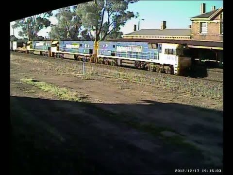 Stawell Station Cam -Trains on the Western Standard Gauge 17th dec night & daytime 2012