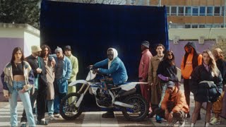 Vêtement Lyrics English Translation