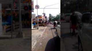 preview picture of video 'Perlintasan Utara stasiun Tulungagung'
