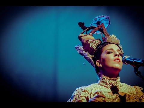 Rhaissa Bittar ao Vivo - A adaga de lady Macbeth e o coração do rei Duncan