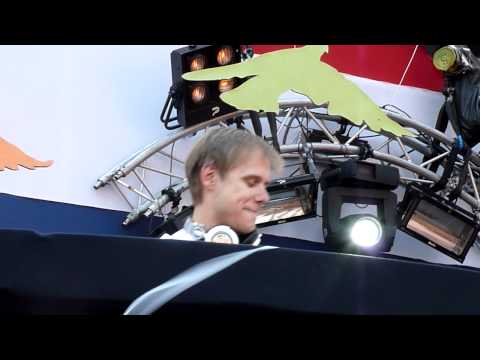 Armin van Buuren @ Citymoves Leiden Queensday 30.04.2011 Flash/Love Is Darkness