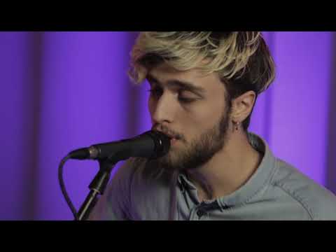 Lis Asllanaj - KëmbëZbathur | Live at Maqina ( Vlashent Sata Cover )