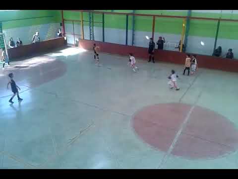 Toque de bola envolvente. SUB 8