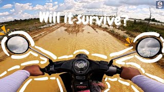 Testing a Honda Super Cub C125 on Muddy and Slippery Road