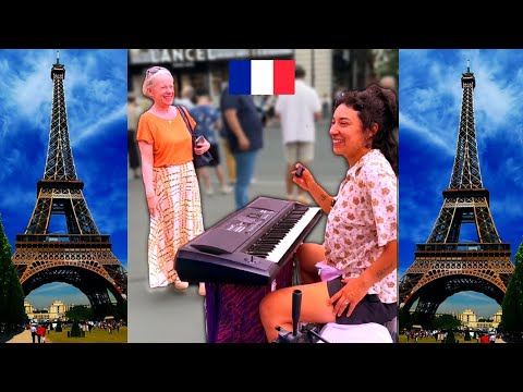 Un Momento Mágico en París: Señora Francesa se une a cantar conmigo!!