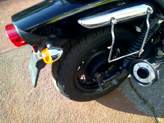 エリミネーター250V/カワサキ 水冷4サイクルVツインエンジン ブラック
