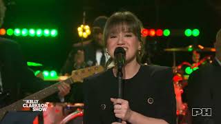 Kelly Clarkson - Christmas Eve (Live on The Kelly Clarkson Show)