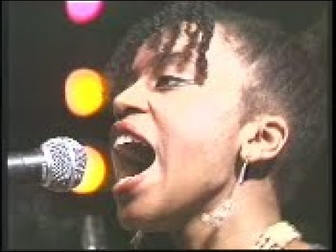 San Fan Thomas - African typic collection ( CLIP LIVE ) 1980s